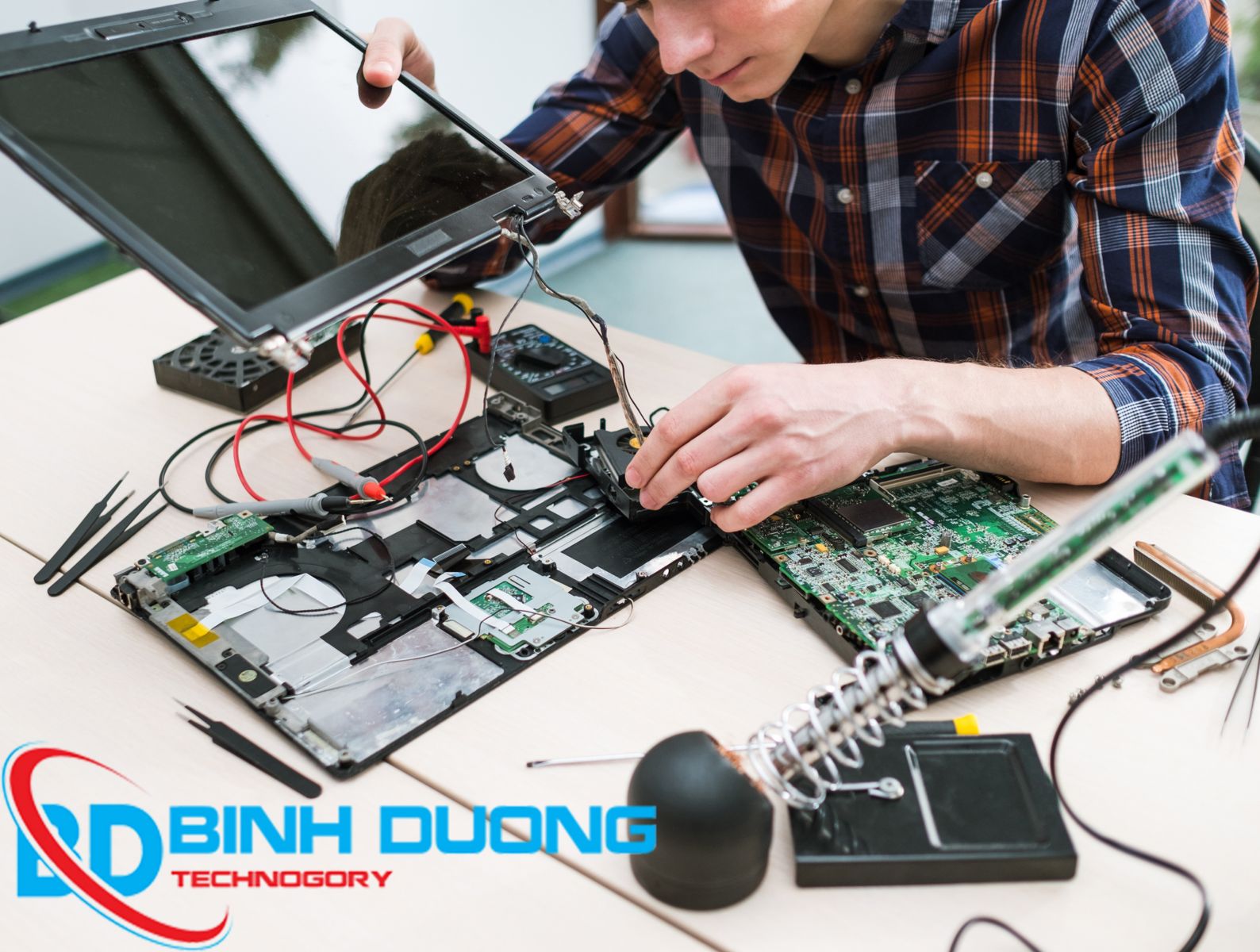 Nhanh Rẻ Nhất Vệ Sinh Máy Tính Tại Nhà Tân Uyên Bình Dương